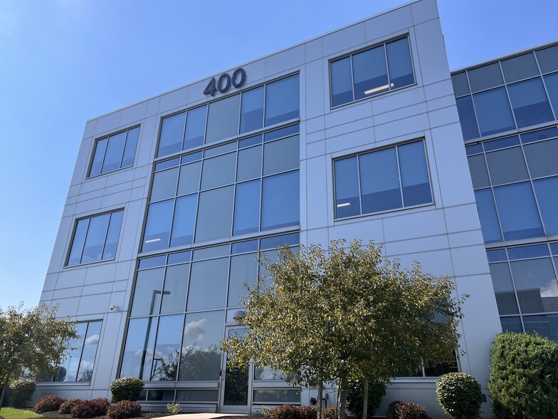 400 Airborne Pky, Buffalo, NY for lease - Building Photo - Image 2 of 21