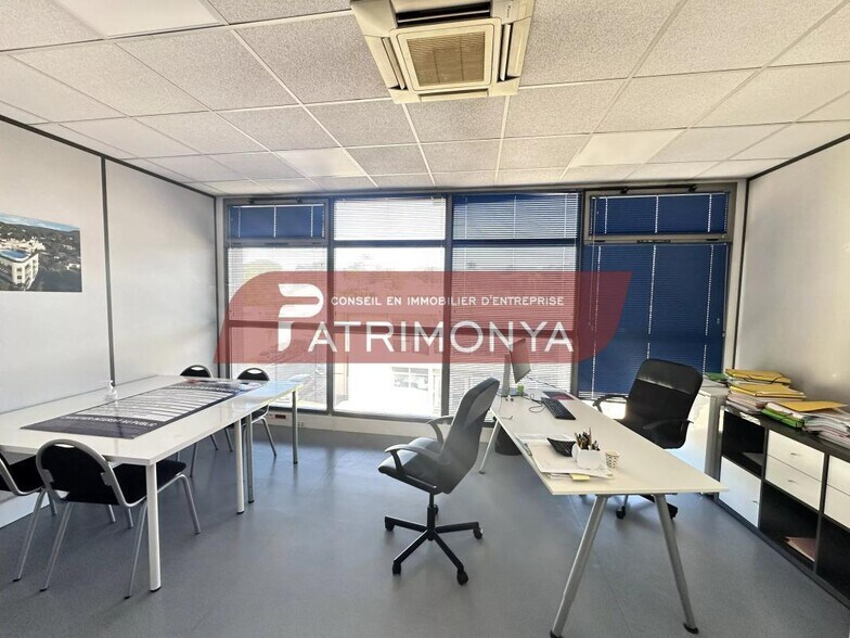 Office in Marseille 11Eme for lease - Interior Photo - Image 3 of 7
