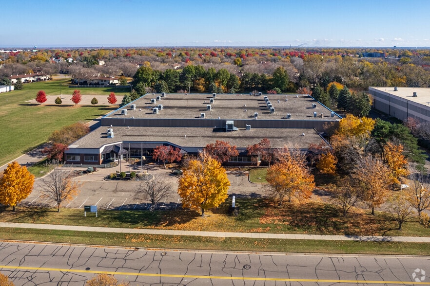 8700 N Wyoming Ave, Brooklyn Park, MN à louer - Photo du bâtiment - Image 3 de 8