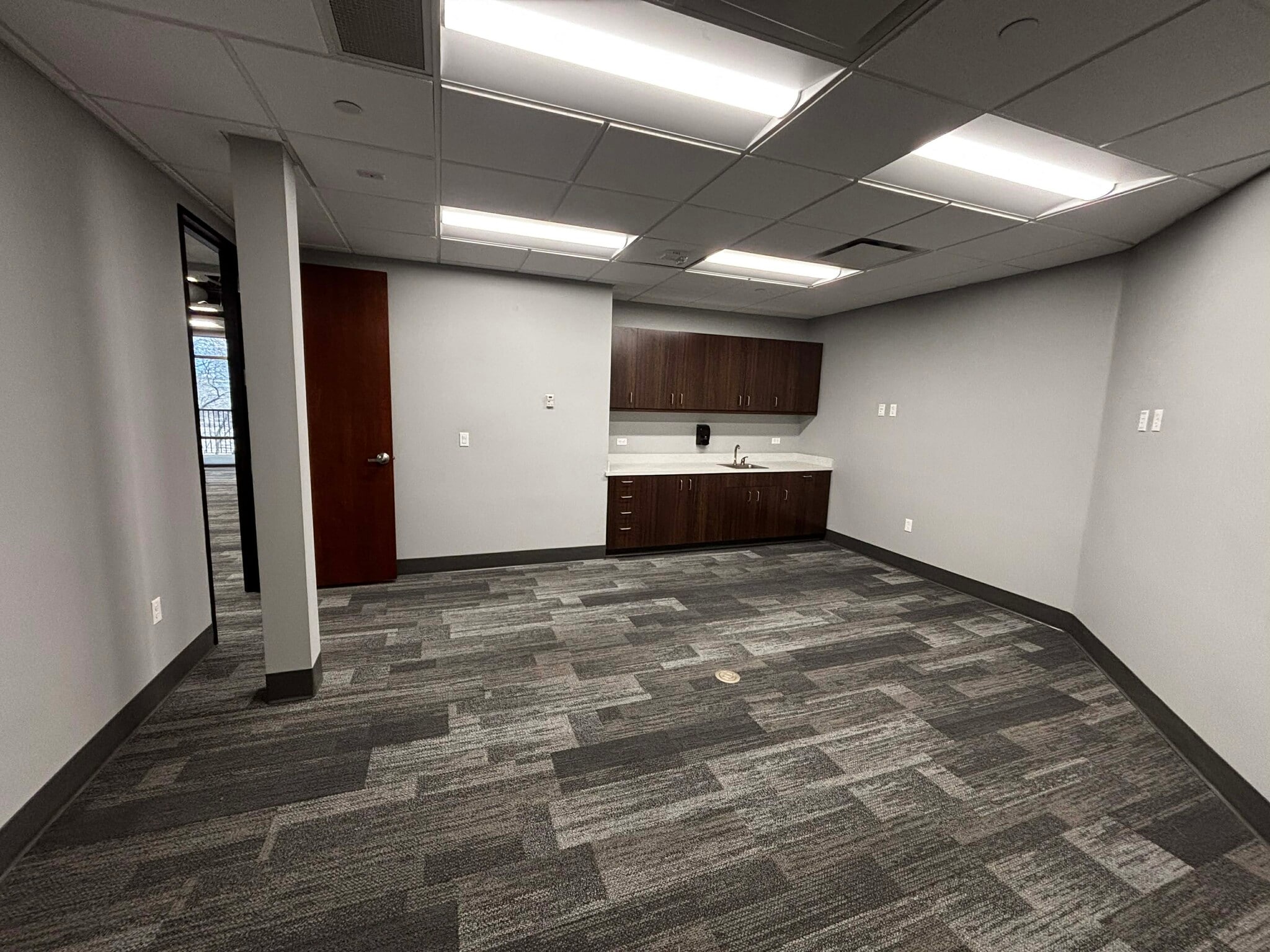 1100 E Riverside Dr, Eagle, ID à louer Photo intérieure- Image 1 de 7