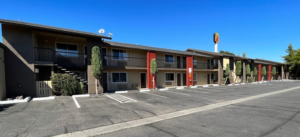 30 Gilmore Rd, Red Bluff, CA à vendre - Photo du bâtiment - Image 2 de 32