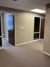 102 Main St, Wadsworth, OH for lease Interior Photo- Image 2 of 6