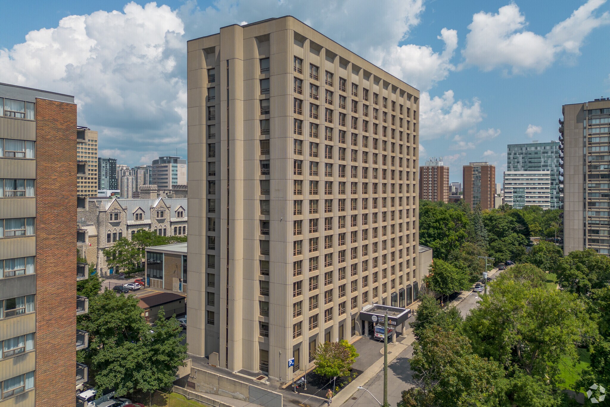 111 Cooper St, Ottawa, ON à vendre Photo principale- Image 1 de 1