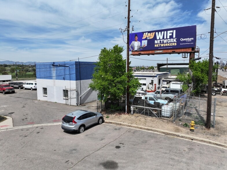 1600 S Santa Fe Dr, Denver, CO à louer - Photo du bâtiment - Image 2 de 16