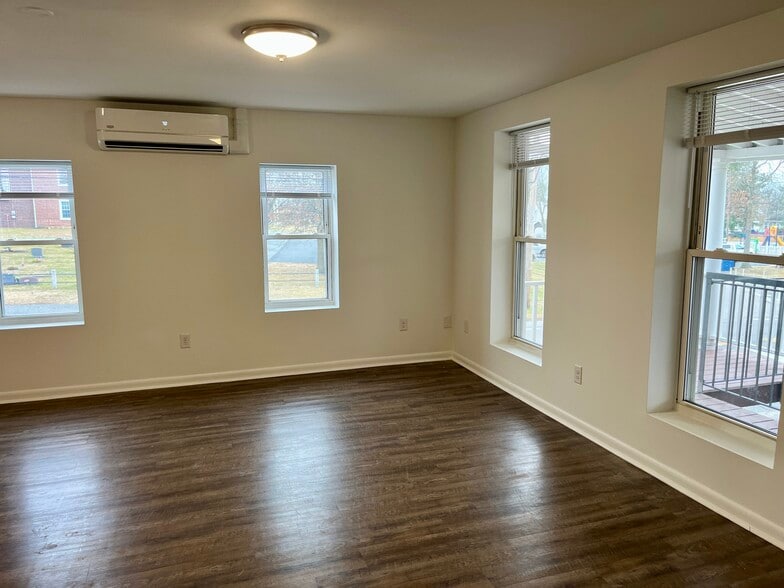 300 Market St, Charlestown, MD à vendre - Photo du bâtiment - Image 3 de 8
