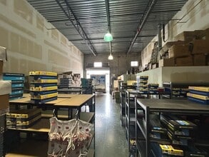 94-1388 Moaniani St, Waipahu, HI for lease Interior Photo- Image 2 of 3