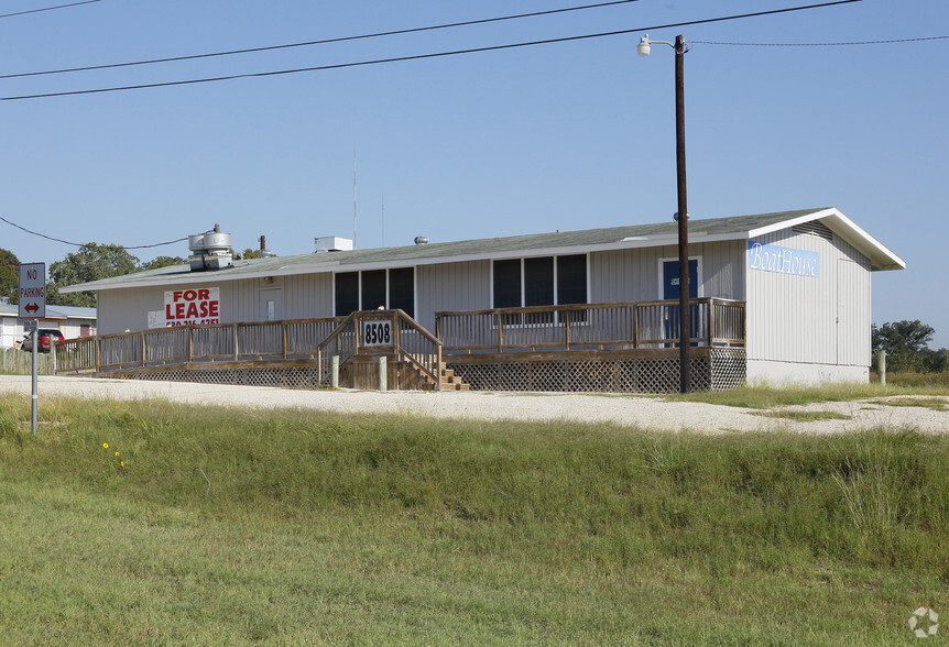 8508 Us-181 Hwy, Floresville, TX for lease - Building Photo - Image 3 of 3