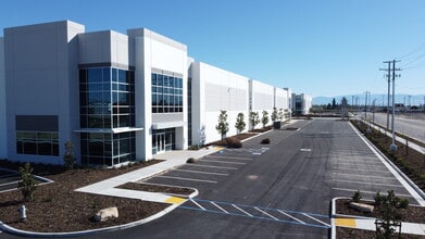 2204 Coffee Rd, Bakersfield, CA à louer Photo intérieure- Image 2 de 7