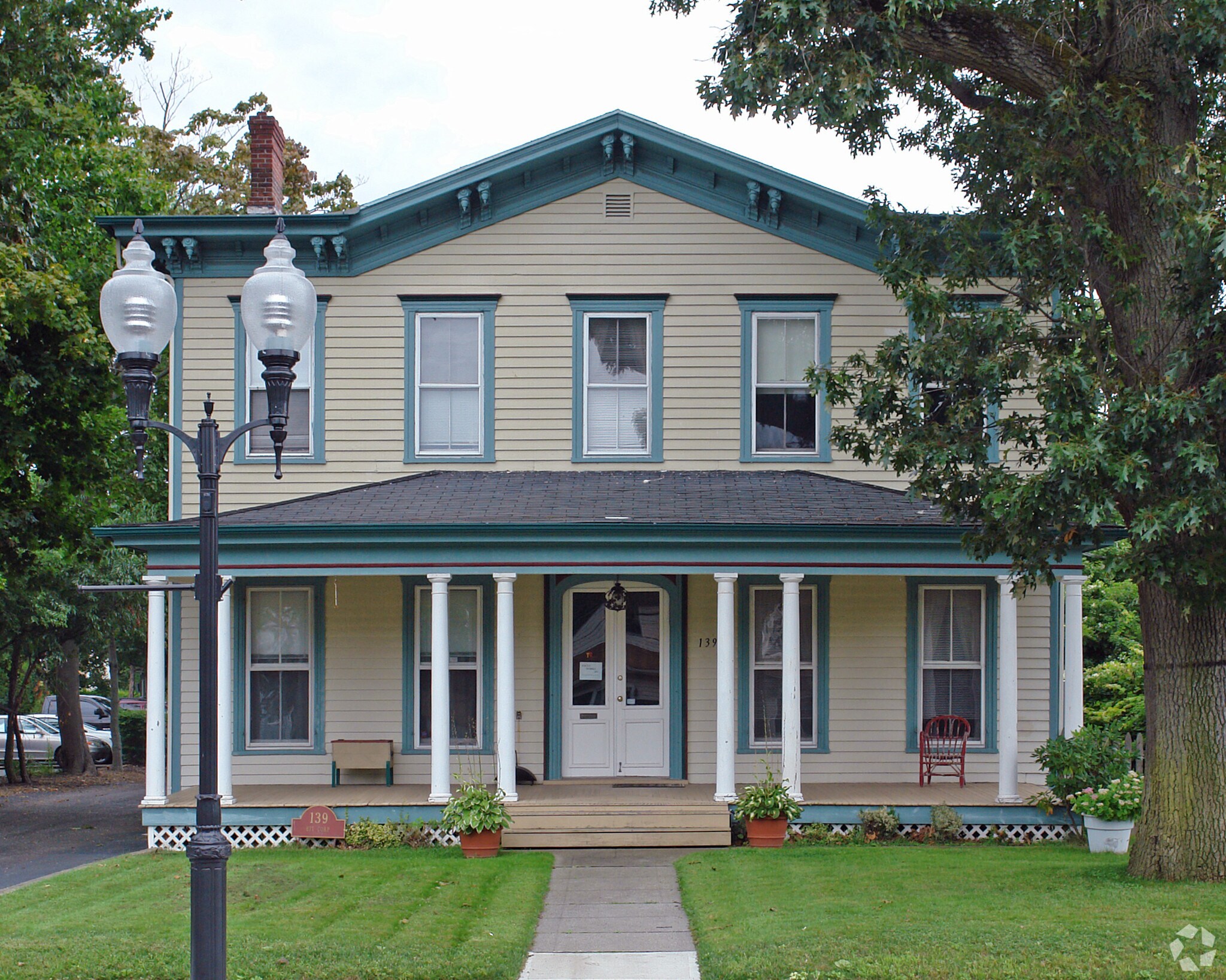 139 N Ocean Ave, Patchogue, NY for lease Primary Photo- Image 1 of 25
