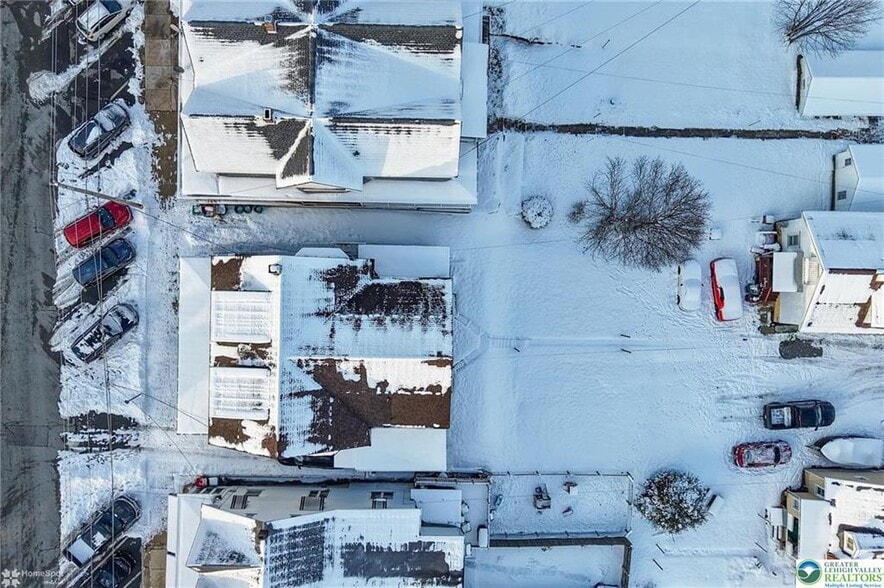 215 N 2nd St, Lehighton, PA à vendre - Photo du bâtiment - Image 2 de 5