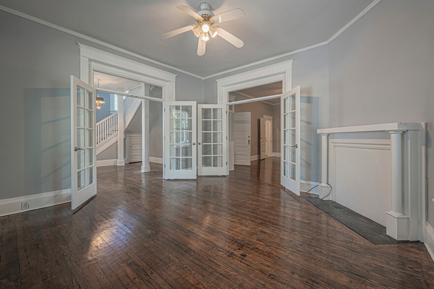 122 N Boylan Ave, Raleigh, NC for sale - Interior Photo - Image 2 of 10