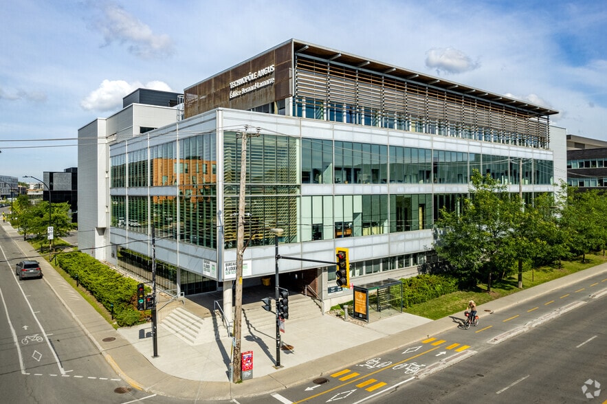 2600 Rue William Tremblay, Montréal, QC for lease - Primary Photo - Image 1 of 12