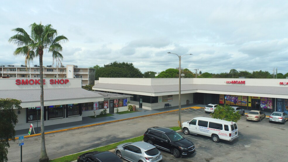 5021-5101 W Okeechobee Blvd, West Palm Beach, FL à louer - Photo du bâtiment - Image 2 de 8