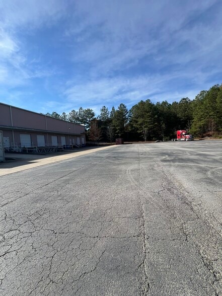 4907 Golden Pky, Buford, GA for lease - Building Photo - Image 3 of 31