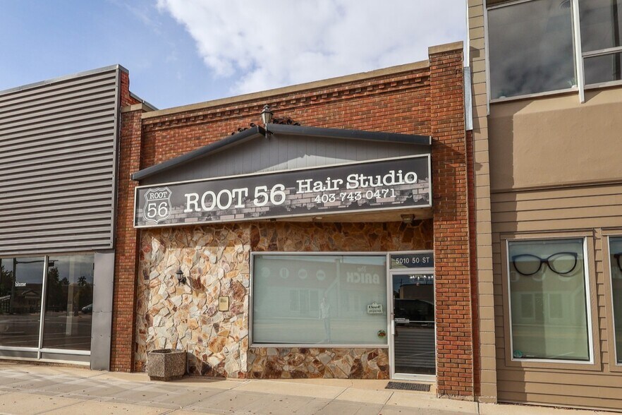 5010 50 st, Stettler, AB à vendre - Photo principale - Image 1 de 32