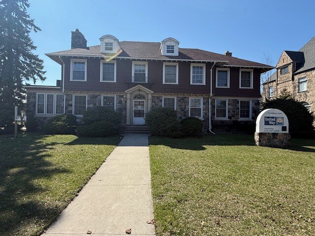 1723 Military St, Port Huron, MI à vendre - Photo du bâtiment - Image 2 de 15