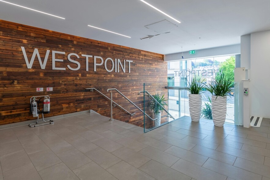 James St W, Bath à louer - Photo intérieure - Image 1 de 13