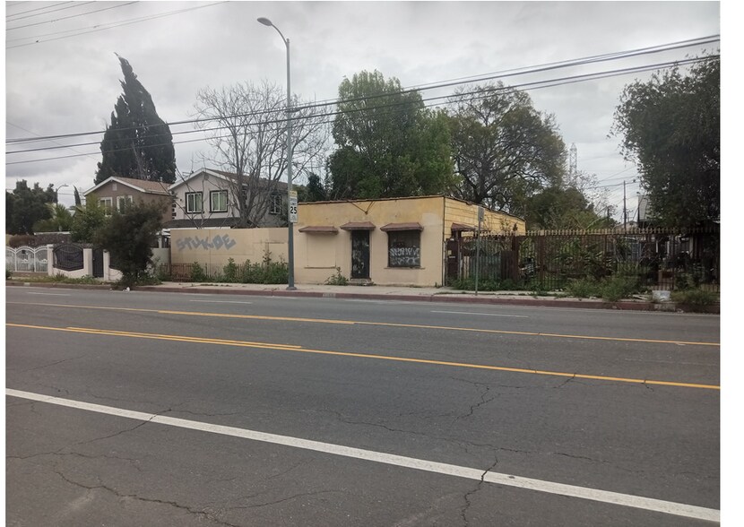 11108 Avalon Blvd, Los Angeles, CA à vendre - Photo du bâtiment - Image 1 de 11