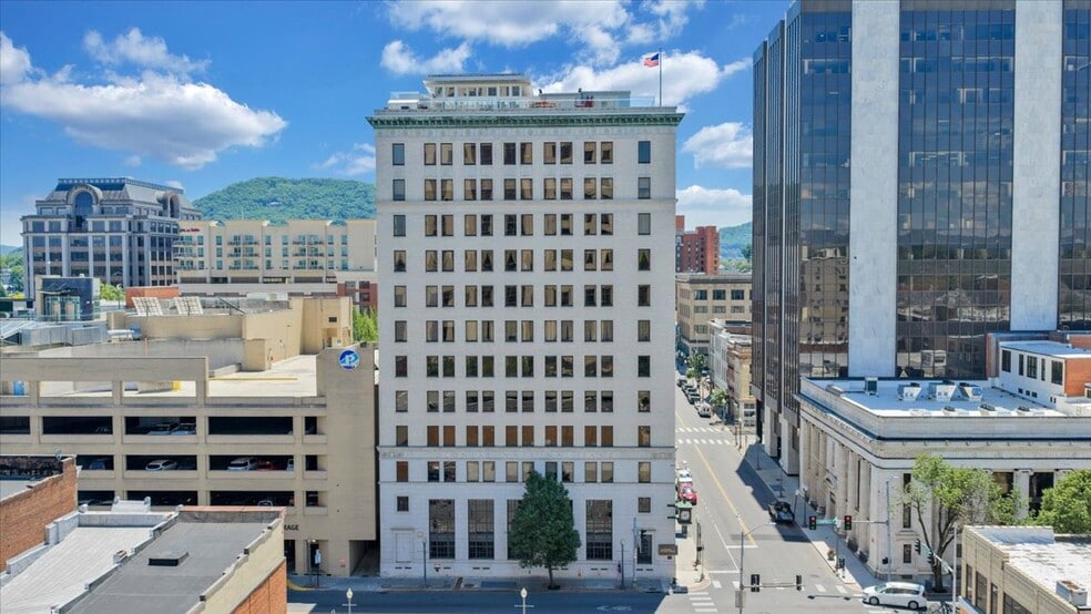 202-204 S Jefferson St SE, Roanoke, VA for sale - Building Photo - Image 3 of 5