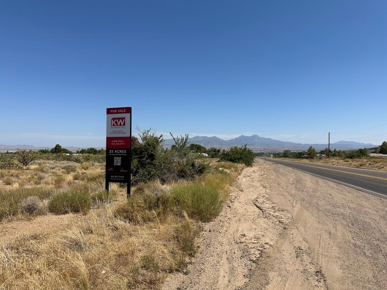 5298 County Highway 20, Kingman, AZ à vendre - Photo du bâtiment - Image 2 de 11