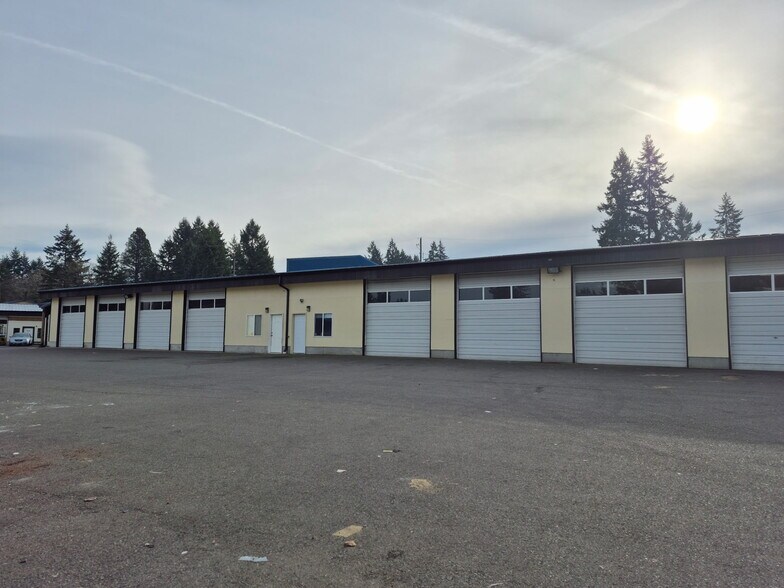 3210 234th St E, Spanaway, WA à louer - Photo du bâtiment - Image 2 de 11