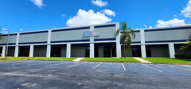Plus de détails pour 11801 NW 100th Rd, Medley, FL - Industriel à louer