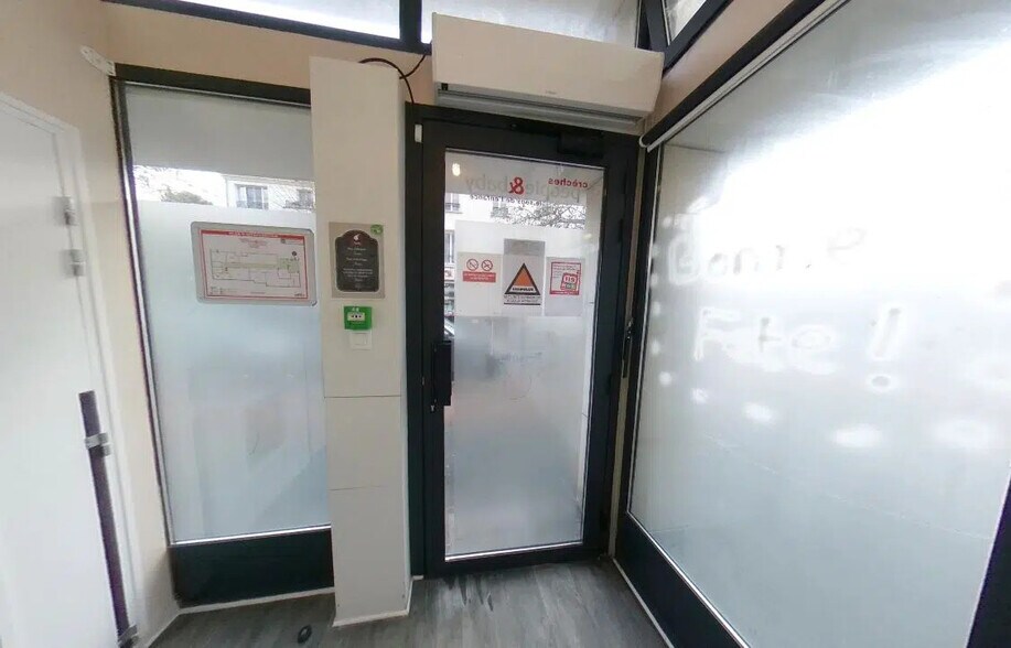 Commerce de détail dans Suresnes à louer - Hall d’entrée - Image 3 de 16