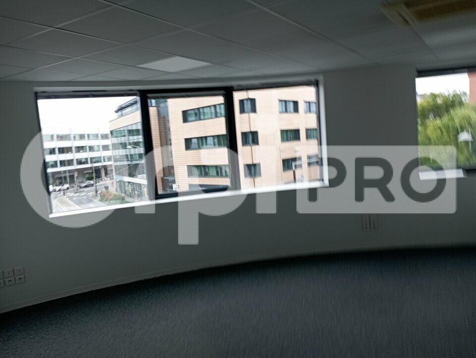 Office in Reims for lease Interior Photo- Image 1 of 5
