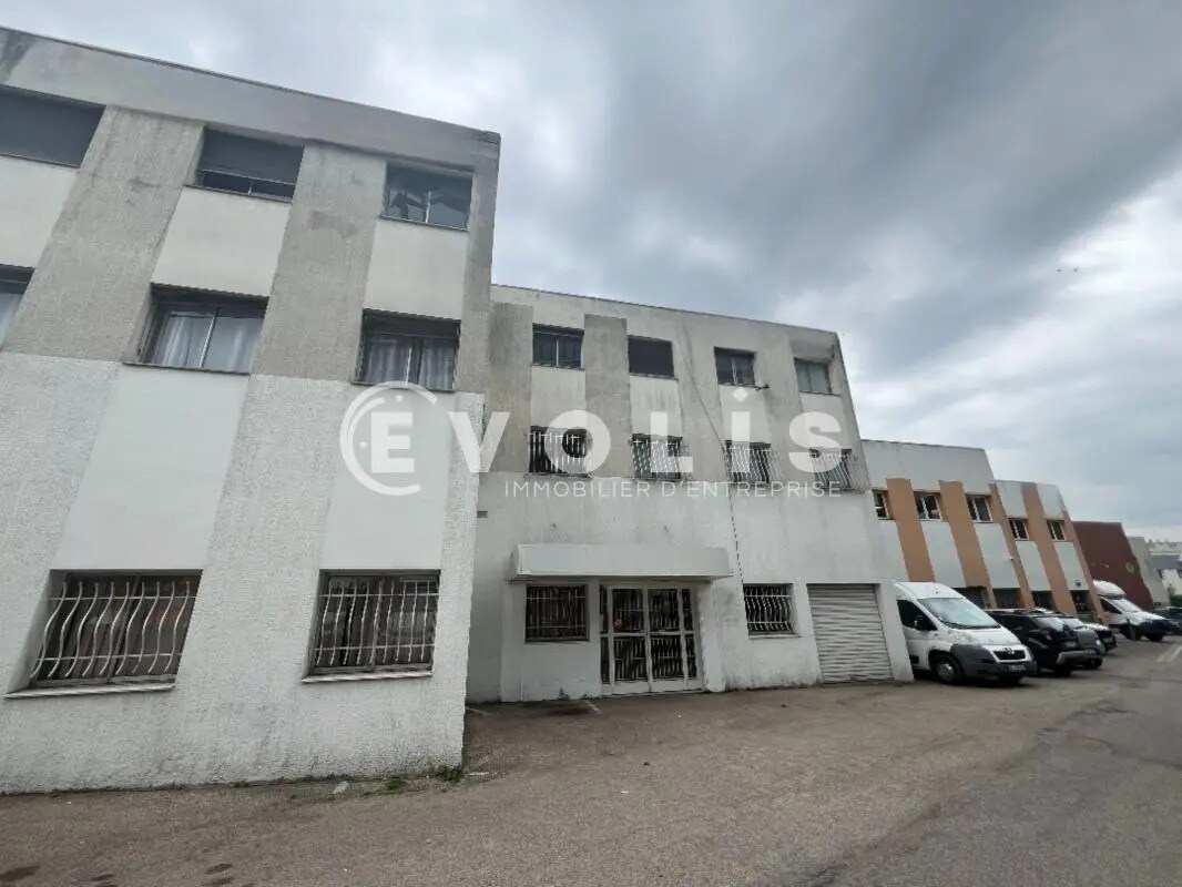 Office in Fontenay-sous-Bois for lease Building Photo- Image 1 of 23