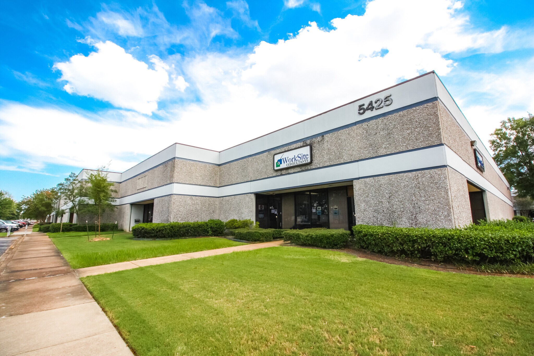 5425 E Raines Rd, Memphis, TN à louer Photo principale- Image 1 de 4