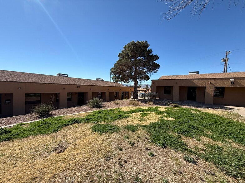 1527 Brown St, El Paso, TX à louer - Photo du bâtiment - Image 2 de 9