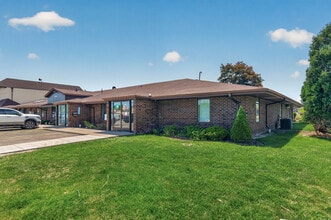 13784-13800 83rd Way N, Maple Grove, MN à louer Photo intérieure- Image 1 de 41