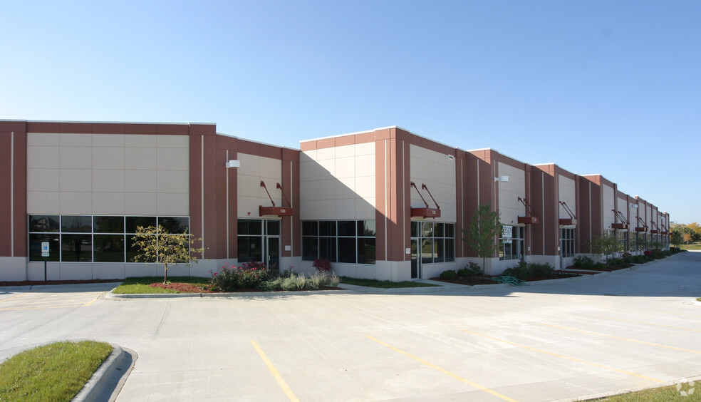 1350 Tri-State Pky, Gurnee, IL for lease - Building Photo - Image 3 of 7