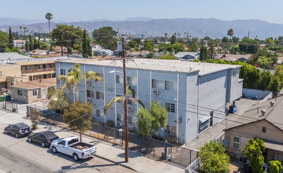 6242-6248 Vineland Ave, North Hollywood, CA for sale - Building Photo - Image 2 of 20