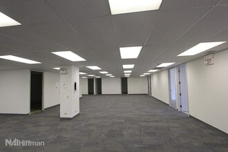 1800-1872 Brummel Ave, Elk Grove Village, IL for lease Interior Photo- Image 2 of 9