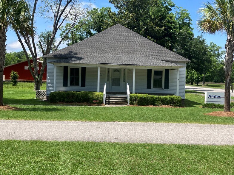 306 Woodrow St, Neeses, SC à vendre - Photo du bâtiment - Image 2 de 3