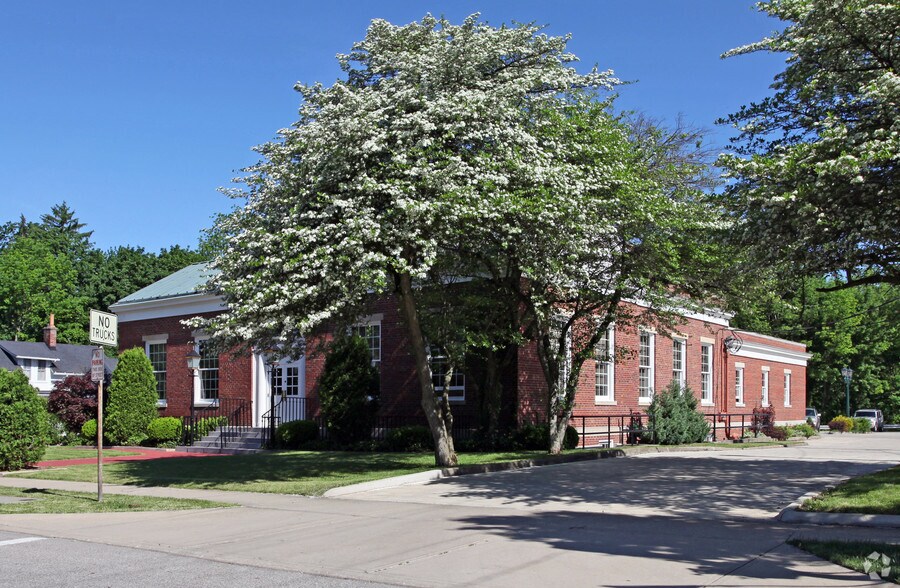 34 W Washington St, Chagrin Falls, OH à vendre - Photo du bâtiment - Image 3 de 14