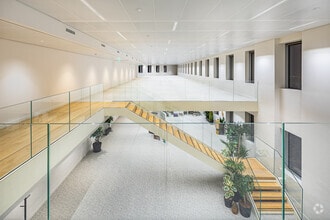 6 Allée de L'arche, Courbevoie for lease Interior Photo- Image 1 of 1