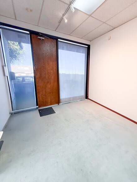 2768-2770 E Slauson Ave, Huntington Park, CA à louer - Photo intérieure - Image 3 de 7