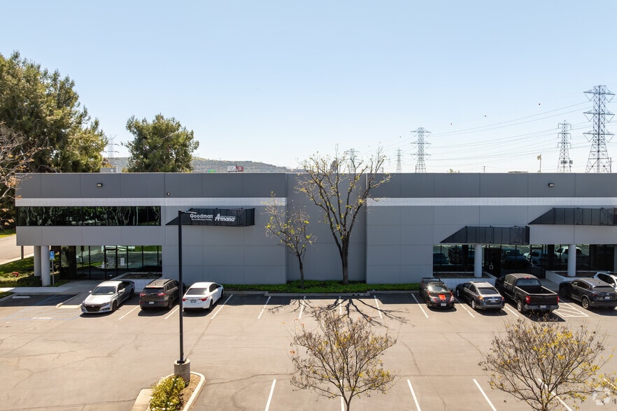 365 Cloverleaf Dr, Baldwin Park, CA for lease - Building Photo - Image 2 of 12