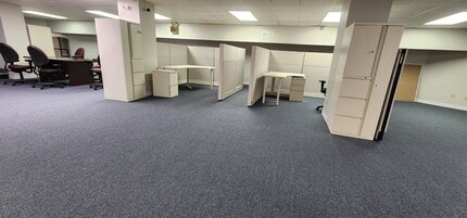 2144 S Macarthur Blvd, Springfield, IL for lease Interior Photo- Image 2 of 13