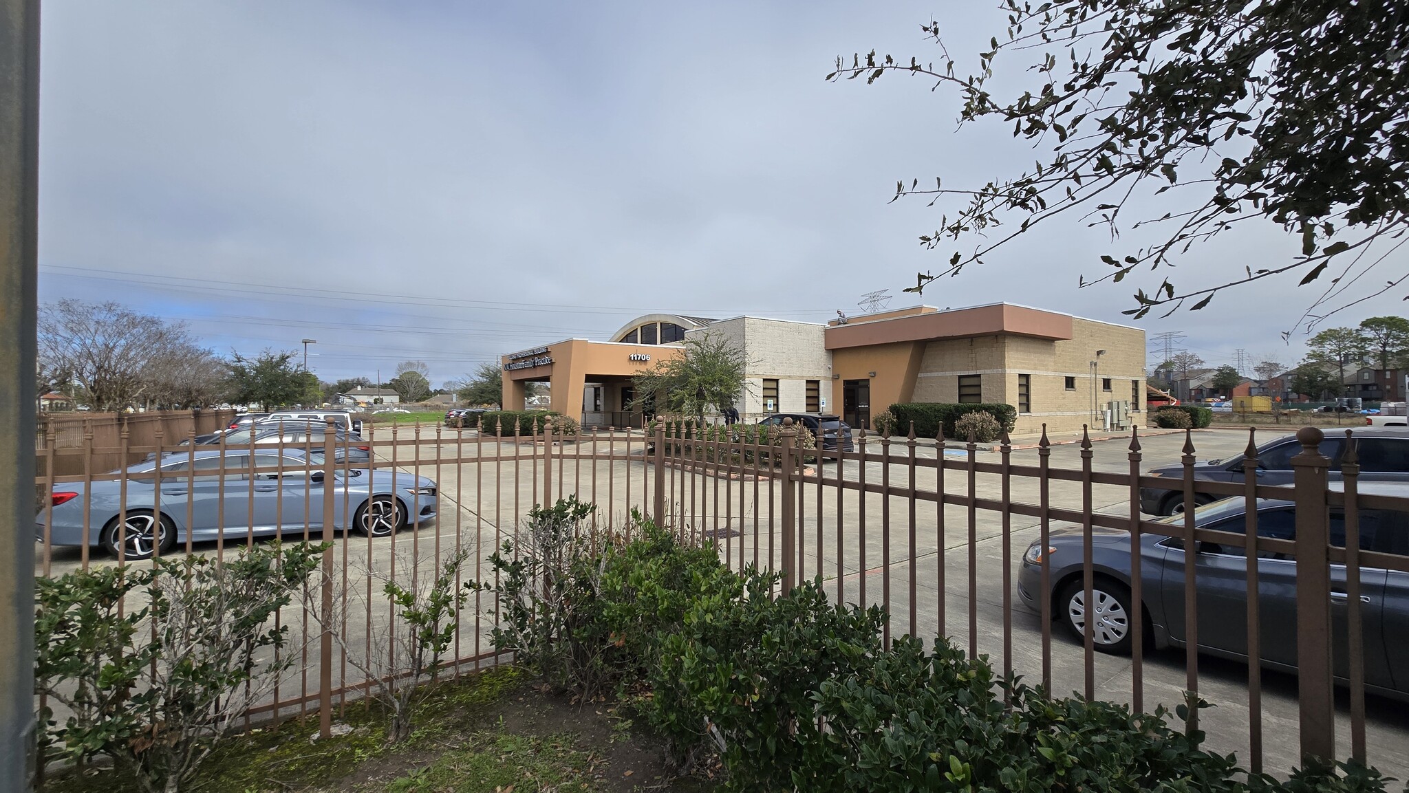 11706 Fallbrook Dr, Houston, TX for lease Primary Photo- Image 1 of 20