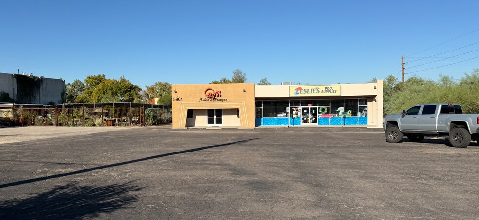 5961-5971 N Oracle Rd, Tucson, AZ à louer - Photo du bâtiment - Image 1 de 9