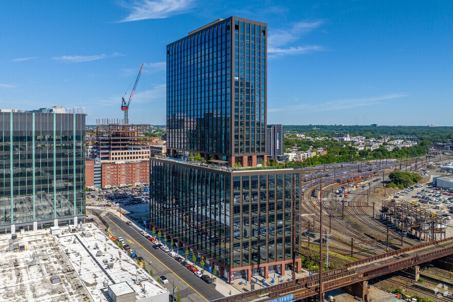 3025 John F Kennedy Blvd, Philadelphia, PA à louer - Photo du bâtiment - Image 2 de 28