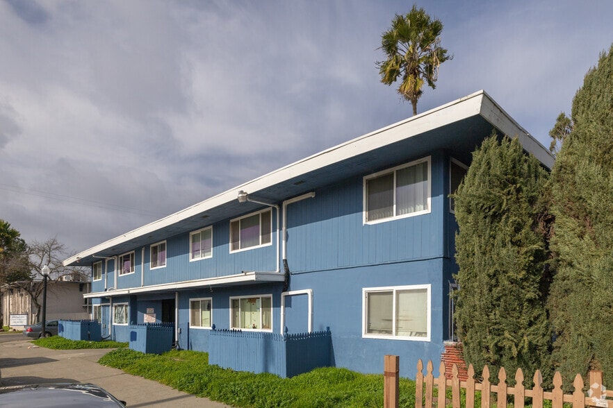 701 Plaza Ave, Sacramento, CA à vendre - Photo du bâtiment - Image 2 de 5