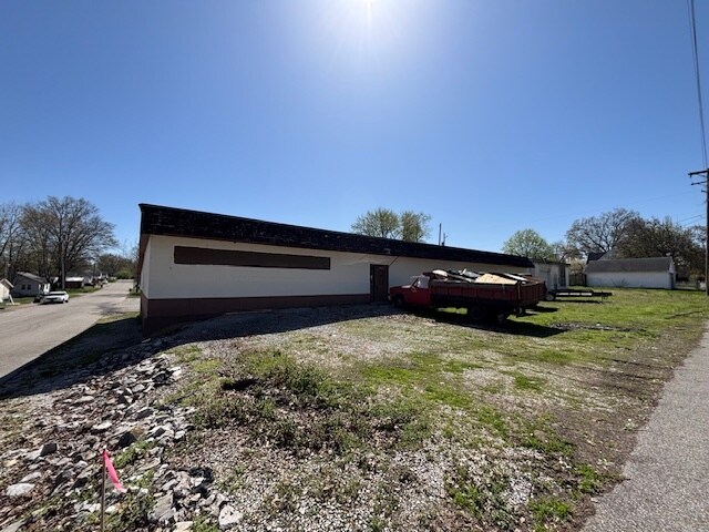 702 S 7th St, Boonville, IN à vendre Photo du bâtiment- Image 1 de 13