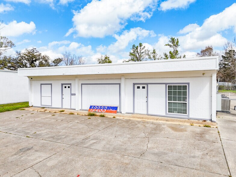 12233 S Choctaw Dr, Baton Rouge, LA à vendre - Photo du bâtiment - Image 2 de 12