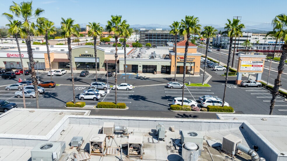 601-697 N Euclid St, Anaheim, CA à louer - Photo du bâtiment - Image 3 de 6