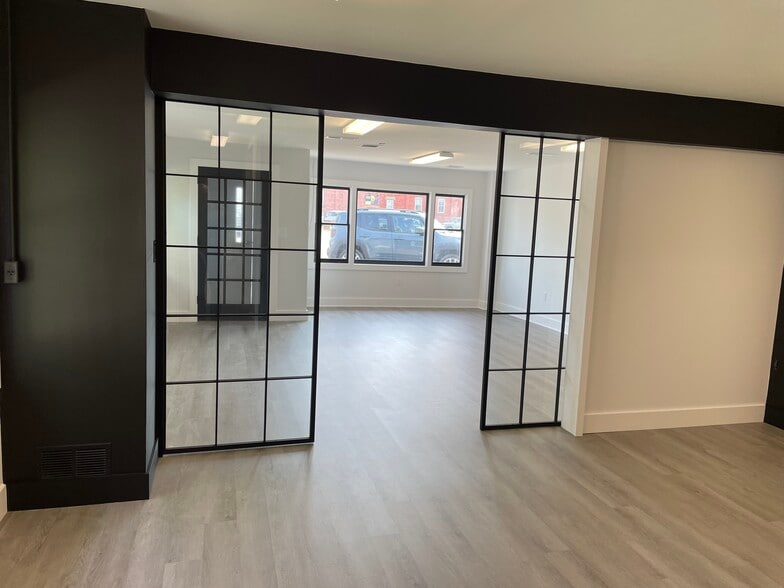 85 Ten Broeck Ave, Kingston, NY for lease - Interior Photo - Image 1 of 10