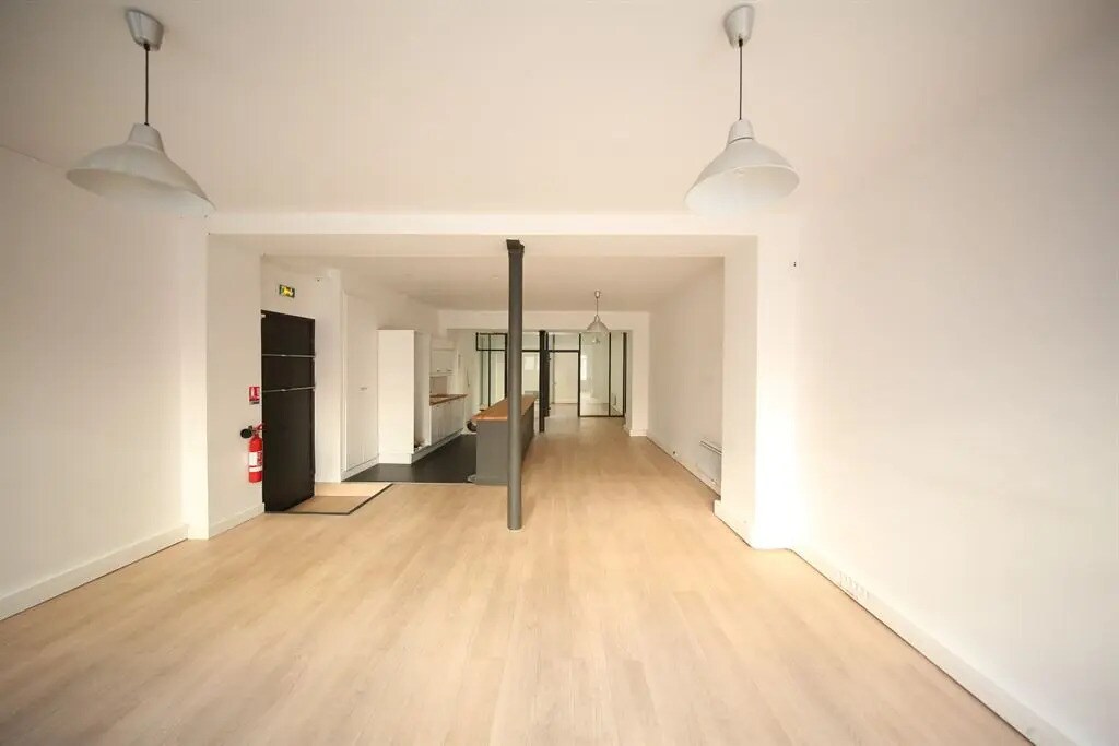 7 Rue Baron, Paris for sale Interior Photo- Image 1 of 11
